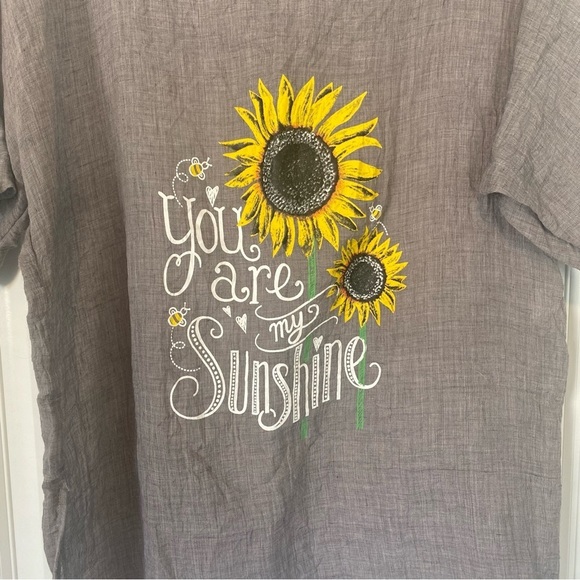 Women’s Gray Sunflower “You are My Sunshine” Short Sleeve Top Size Large - Picture 2 of 7